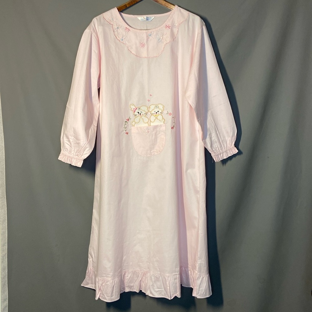 Nightgown Clivia free with long Sleeve . 100% cotton. Size S. New.